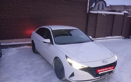 Hyundai Elantra, 2021 год, 2 300 000 рублей, 4 фотография
