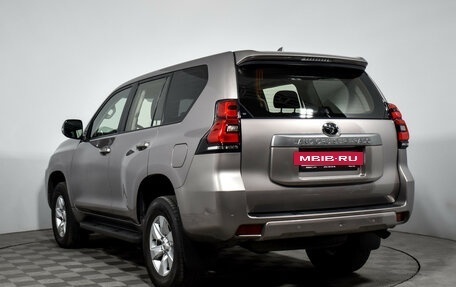 Toyota Land Cruiser Prado 150 рестайлинг 2, 2019 год, 4 519 000 рублей, 8 фотография