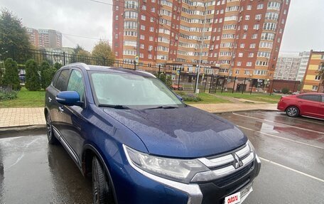 Mitsubishi Outlander III рестайлинг 3, 2015 год, 1 700 000 рублей, 2 фотография