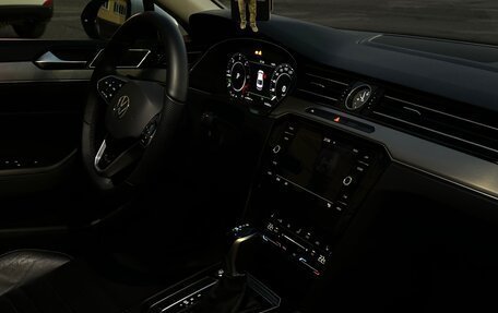Volkswagen Passat B8 рестайлинг, 2017 год, 2 050 000 рублей, 16 фотография