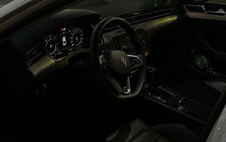 Volkswagen Passat B8 рестайлинг, 2017 год, 2 050 000 рублей, 14 фотография