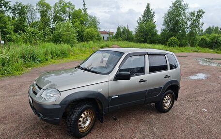 Chevrolet Niva I рестайлинг, 2012 год, 530 000 рублей, 2 фотография