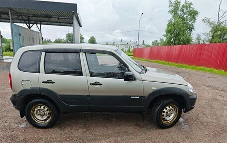 Chevrolet Niva I рестайлинг, 2012 год, 530 000 рублей, 4 фотография