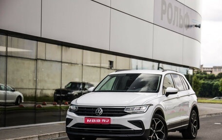 Volkswagen Tiguan II, 2021 год, 2 799 000 рублей, 1 фотография