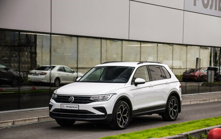 Volkswagen Tiguan II, 2021 год, 2 799 000 рублей, 3 фотография