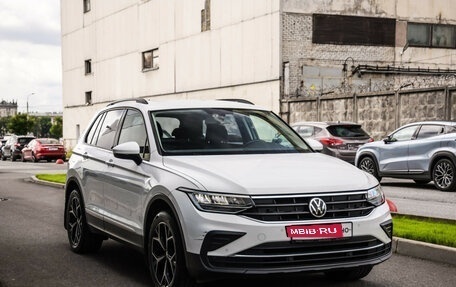 Volkswagen Tiguan II, 2021 год, 2 799 000 рублей, 6 фотография
