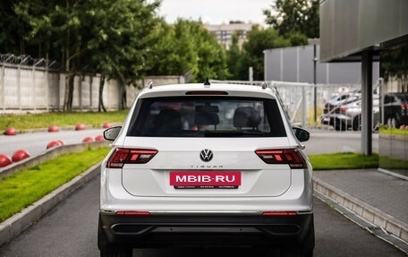 Volkswagen Tiguan II, 2021 год, 2 799 000 рублей, 8 фотография