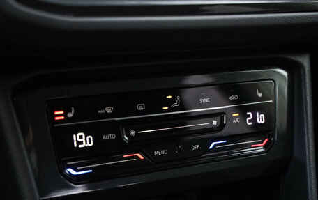Volkswagen Tiguan II, 2021 год, 2 799 000 рублей, 20 фотография