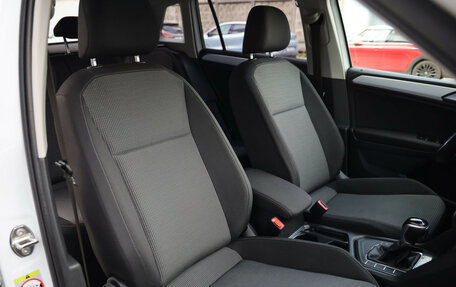 Volkswagen Tiguan II, 2021 год, 2 799 000 рублей, 26 фотография