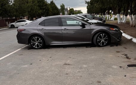 Toyota Camry, 2018 год, 2 300 000 рублей, 5 фотография