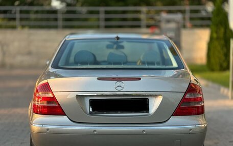 Mercedes-Benz E-Класс, 2004 год, 670 000 рублей, 6 фотография
