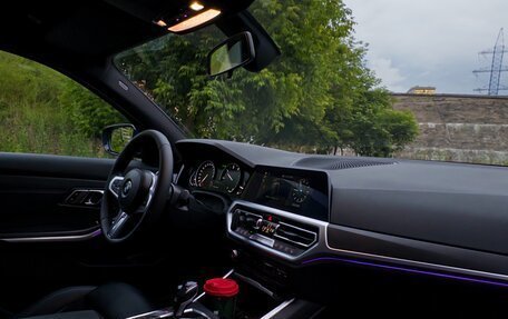 BMW 3 серия, 2019 год, 2 950 000 рублей, 15 фотография