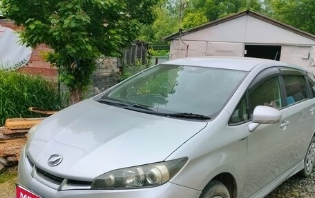 Toyota Wish II, 2012 год, 1 000 000 рублей, 2 фотография