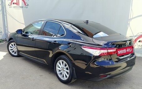Toyota Camry, 2021 год, 2 500 000 рублей, 3 фотография