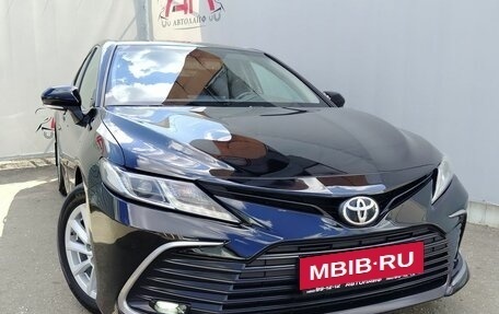 Toyota Camry, 2021 год, 2 500 000 рублей, 4 фотография