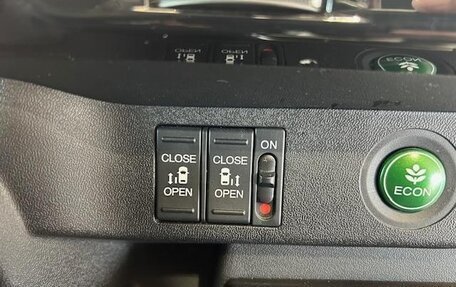 Honda Stepwgn IV, 2016 год, 1 345 000 рублей, 19 фотография