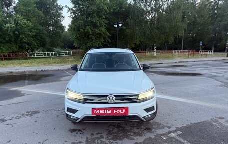 Volkswagen Tiguan II, 2019 год, 2 550 000 рублей, 2 фотография