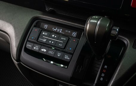 Honda Stepwgn IV, 2015 год, 1 849 000 рублей, 14 фотография