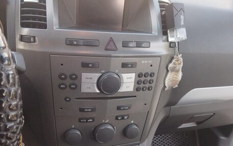 Opel Zafira B, 2007 год, 700 000 рублей, 10 фотография