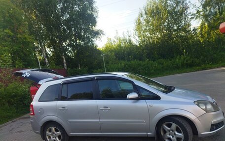 Opel Zafira B, 2007 год, 700 000 рублей, 3 фотография