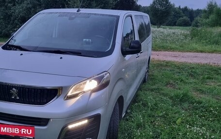 Peugeot Traveller I, 2022 год, 4 190 000 рублей, 17 фотография