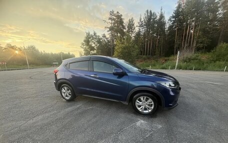 Honda Vezel, 2016 год, 1 680 000 рублей, 3 фотография