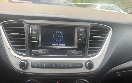 Hyundai Solaris II рестайлинг, 2018 год, 585 000 рублей, 11 фотография