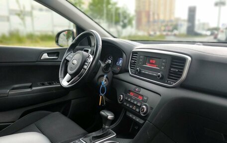KIA Sportage IV рестайлинг, 2018 год, 2 200 000 рублей, 15 фотография