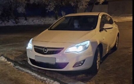 Opel Astra J, 2010 год, 600 000 рублей, 5 фотография