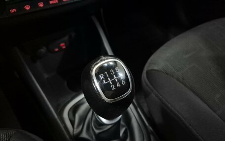 KIA Rio III рестайлинг, 2015 год, 900 000 рублей, 23 фотография