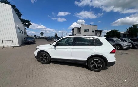 Volkswagen Tiguan II, 2022 год, 2 282 000 рублей, 1 фотография