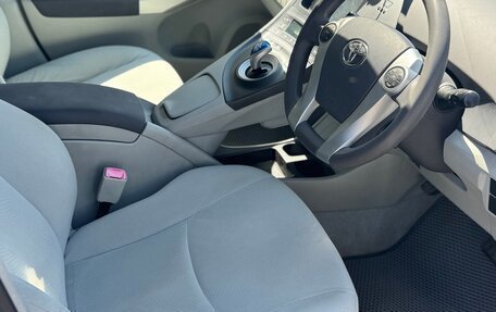 Toyota Prius, 2010 год, 1 330 000 рублей, 8 фотография