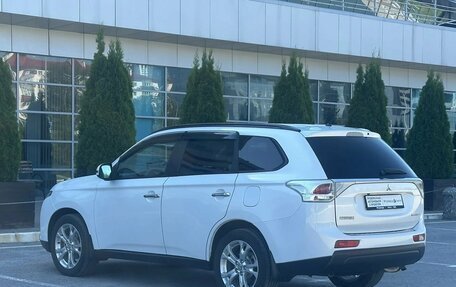 Mitsubishi Outlander III рестайлинг 3, 2013 год, 1 420 000 рублей, 4 фотография