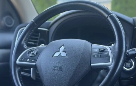 Mitsubishi Outlander III рестайлинг 3, 2013 год, 1 420 000 рублей, 9 фотография