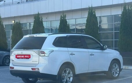 Mitsubishi Outlander III рестайлинг 3, 2013 год, 1 420 000 рублей, 6 фотография