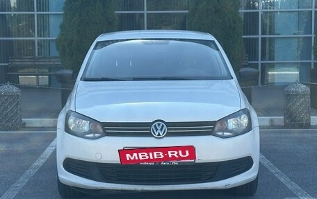 Volkswagen Polo VI (EU Market), 2013 год, 695 000 рублей, 2 фотография