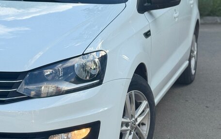 Volkswagen Polo VI (EU Market), 2017 год, 900 000 рублей, 2 фотография