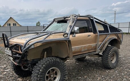 Toyota Hilux Surf I, 1988 год, 3 500 000 рублей, 3 фотография
