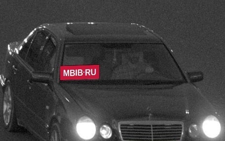 Mercedes-Benz E-Класс, 1996 год, 200 000 рублей, 3 фотография