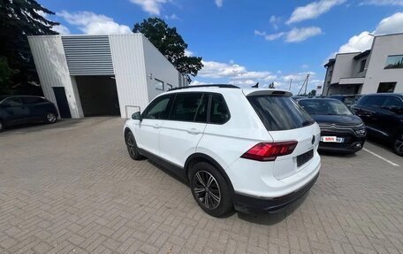 Volkswagen Tiguan II, 2022 год, 2 282 000 рублей, 3 фотография