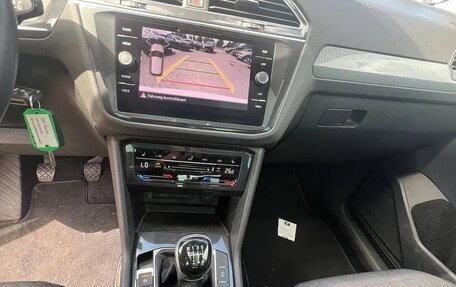 Volkswagen Tiguan II, 2022 год, 2 282 000 рублей, 11 фотография
