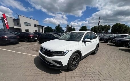 Volkswagen Tiguan II, 2022 год, 2 282 000 рублей, 4 фотография
