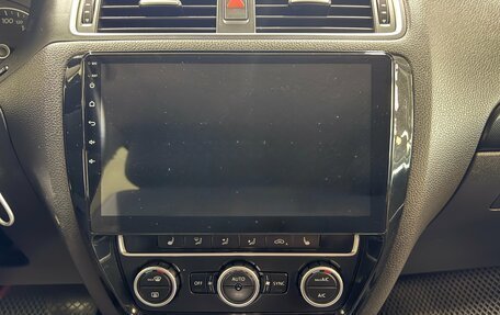 Volkswagen Jetta VI, 2012 год, 1 050 000 рублей, 12 фотография