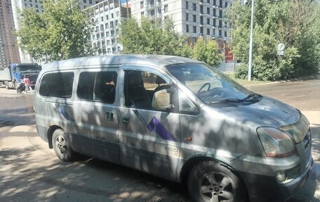 Hyundai H-1 II рестайлинг, 2006 год, 420 000 рублей, 2 фотография