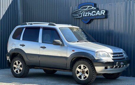 Chevrolet Niva I рестайлинг, 2003 год, 169 000 рублей, 1 фотография