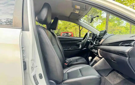 Toyota Yaris XP150 рестайлинг, 2023 год, 1 130 000 рублей, 13 фотография