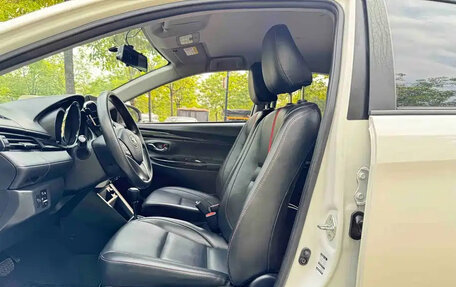 Toyota Yaris XP150 рестайлинг, 2023 год, 1 130 000 рублей, 10 фотография