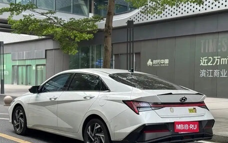 Hyundai Elantra, 2024 год, 1 390 000 рублей, 5 фотография