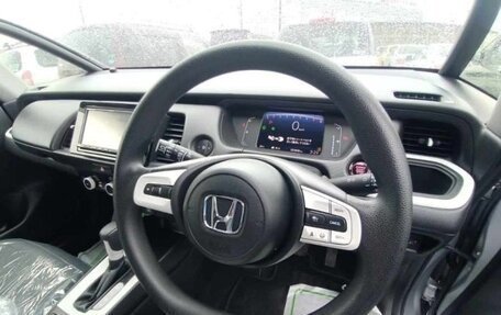 Honda Fit, 2022 год, 1 075 000 рублей, 4 фотография