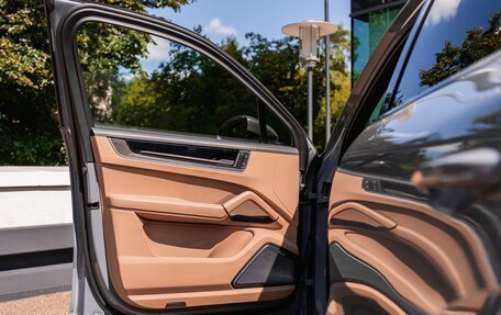 Porsche Cayenne III, 2024 год, 23 000 000 рублей, 18 фотография